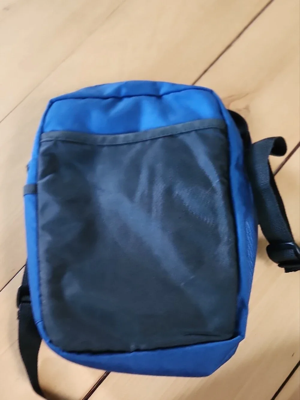 Compact Blue Messenger Crossbody Bag with Adjustable Strap
